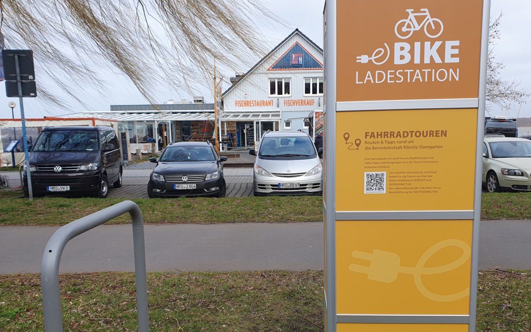 Ribnitz-Damgarten e-bike oplaadpunt bij de haven, © Sabine Maus