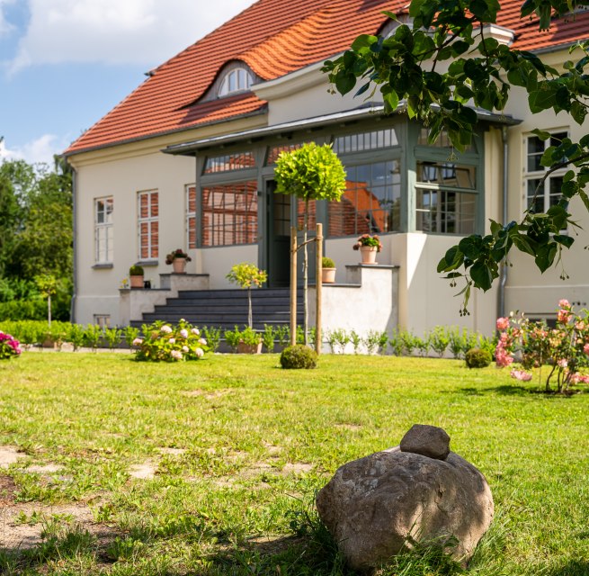 Au&szlig;enansicht Gut Zahren // &copy; DOMUSImages