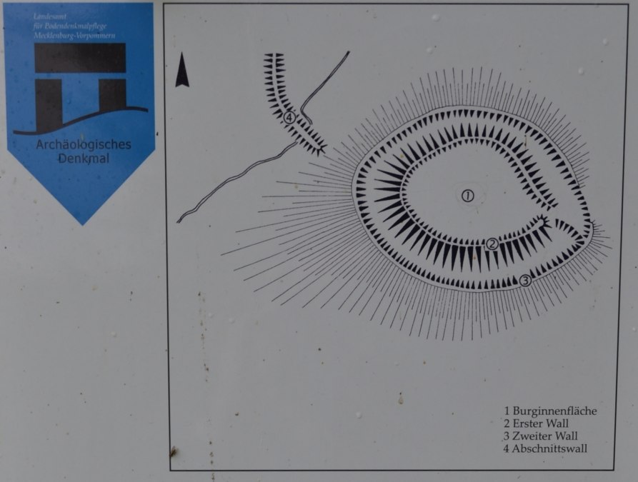 Szkic lokalizacji słowiańskiego grodu Pantlitz na tablicy informacyjnej na miejscu, © Lutz Werner Szkic lokalizacji słowiańskiego grodu Pantlitz na tablicy informacyjnej na miejscu, © Lutz Werner