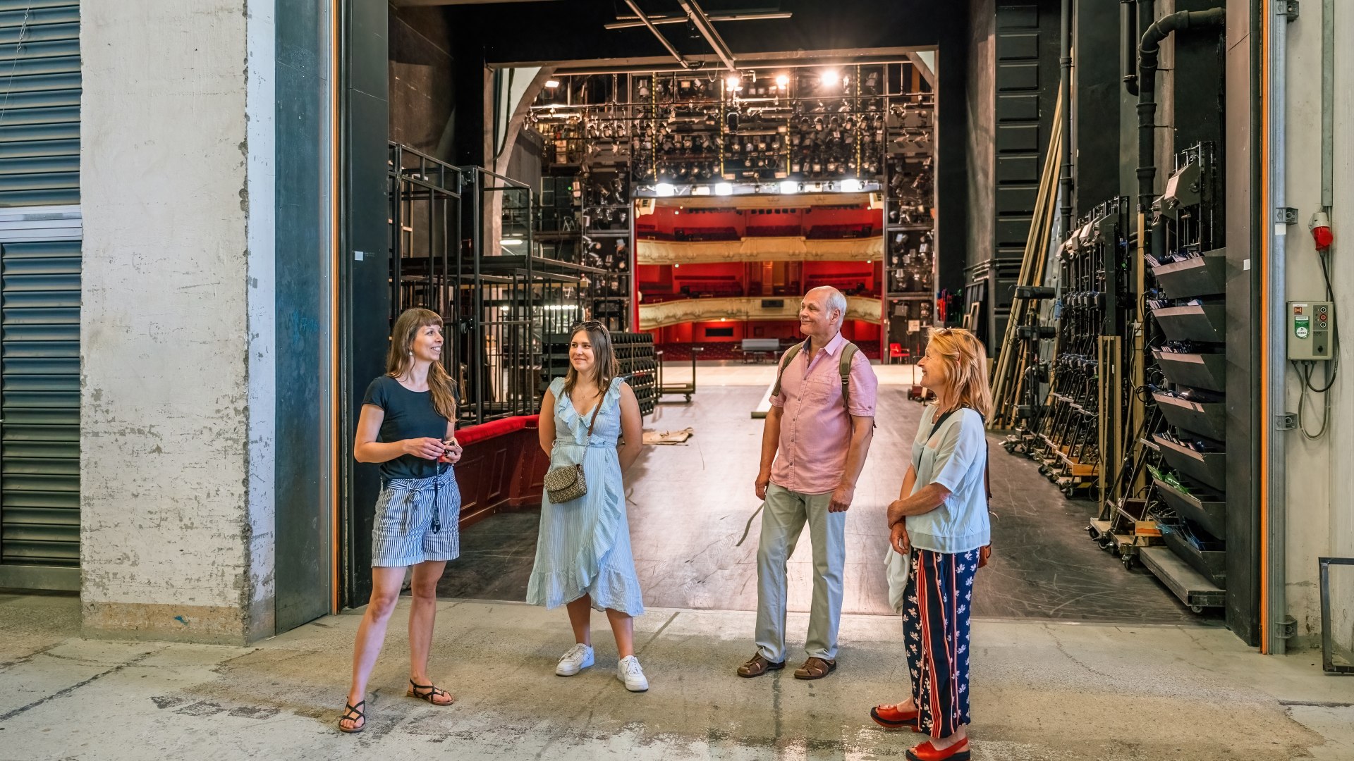 Tina Koball can explain exactly how a theater curtain is raised. And what it weighs., &copy; MV-T/Tiemann