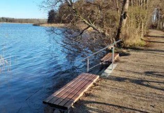 Kneippsche - Wassertretanlage direkt im Krakower See // &copy; Touristinformation