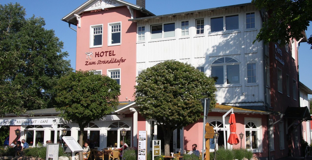 Exterior view of Hotel Zum Strandl&auml;ufer // &copy; Hotel Zum Strandl&auml;ufer