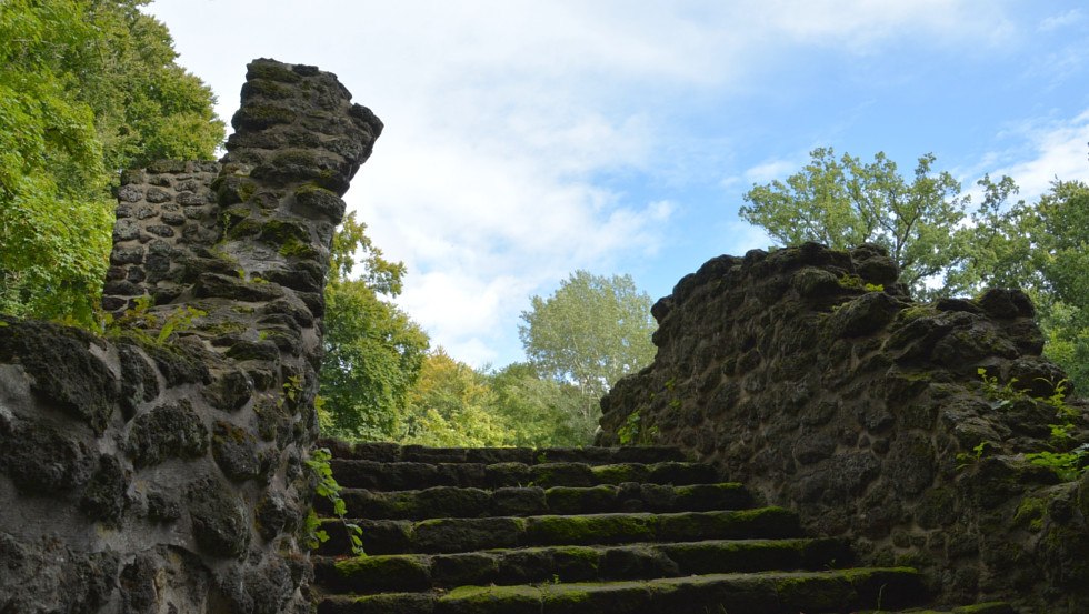 De grot in het kasteelpark, © Tourismusverband Mecklenburg-Schwerin