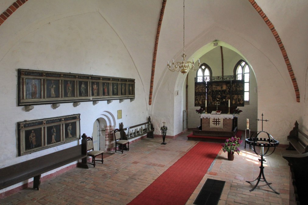 Widok wnętrza kościoła parafialnego, © Marlies Kiauka