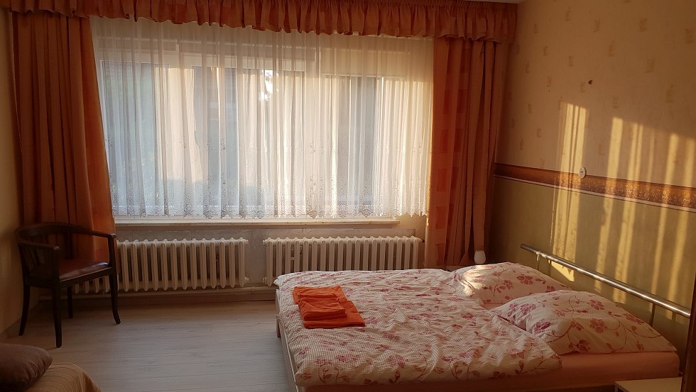 Jedna z dw&oacute;ch przytulnych sypialni // &copy; Doreen Fink