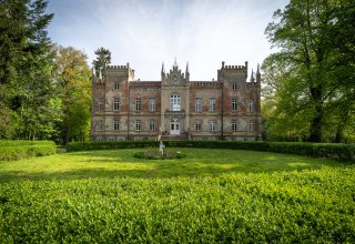 Das Gutshaus ist im Stil der Tudorgotik gebaut. // © Herrenhaus Vogelsang / DOMUS Images Alexander Rudolph Das Gutshaus ist im Stil der Tudorgotik gebaut. // © Herrenhaus Vogelsang / DOMUS Images Alexander Rudolph