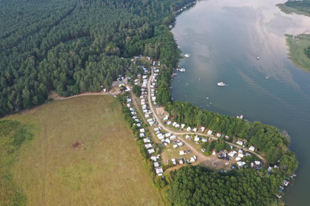 Campsite from above, © Sascha Zwerg