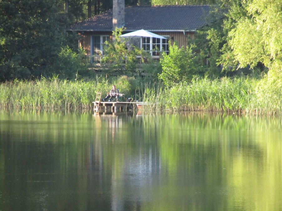 Reed house - fishing almost from the living room, © Ewald Krombholz Reed house - fishing almost from the living room, © Ewald Krombholz