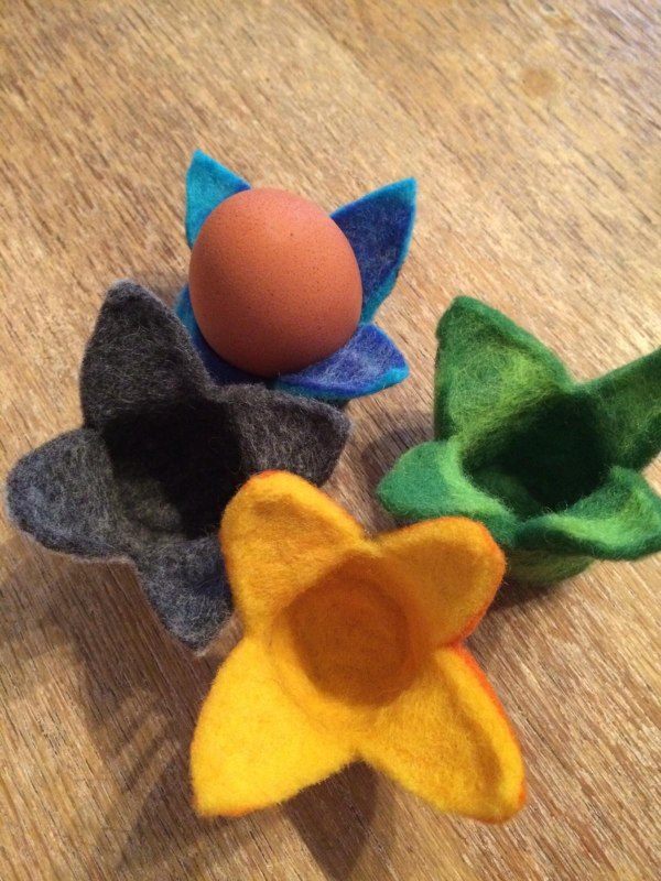 Eierdopje van vilt, &copy; Sandra Loll