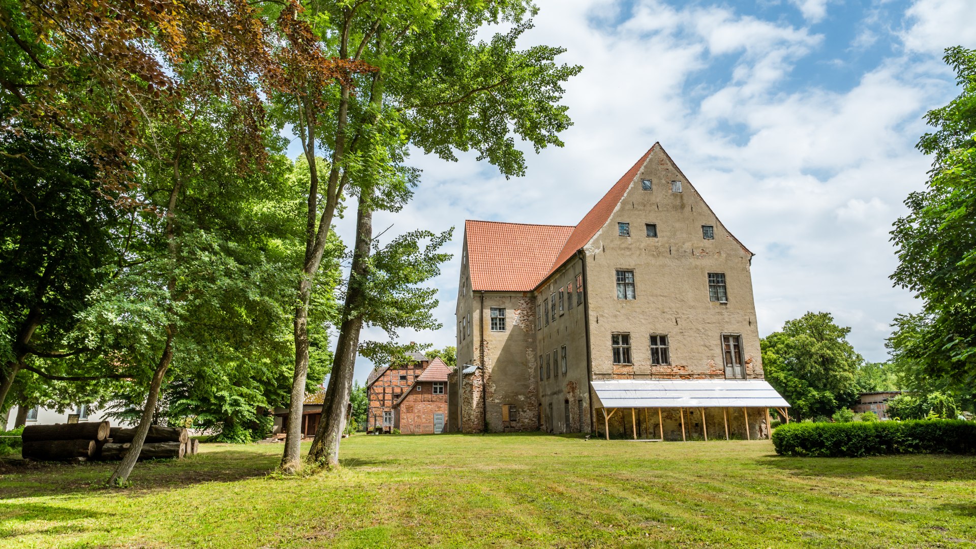 Kasteel Ludwigsburg in Loissin. Het wordt gerestaureerd. // © MV-T/Tiemann Kasteel Ludwigsburg in Loissin. Het wordt gerestaureerd. // © MV-T/Tiemann
