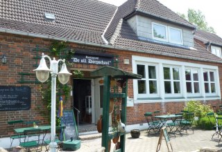 Het biologische restaurant "De oll D&ouml;rpschaul" is gevestigd in de voormalige dorpsschool van Rosenow. // &copy; Susanne Trampnau