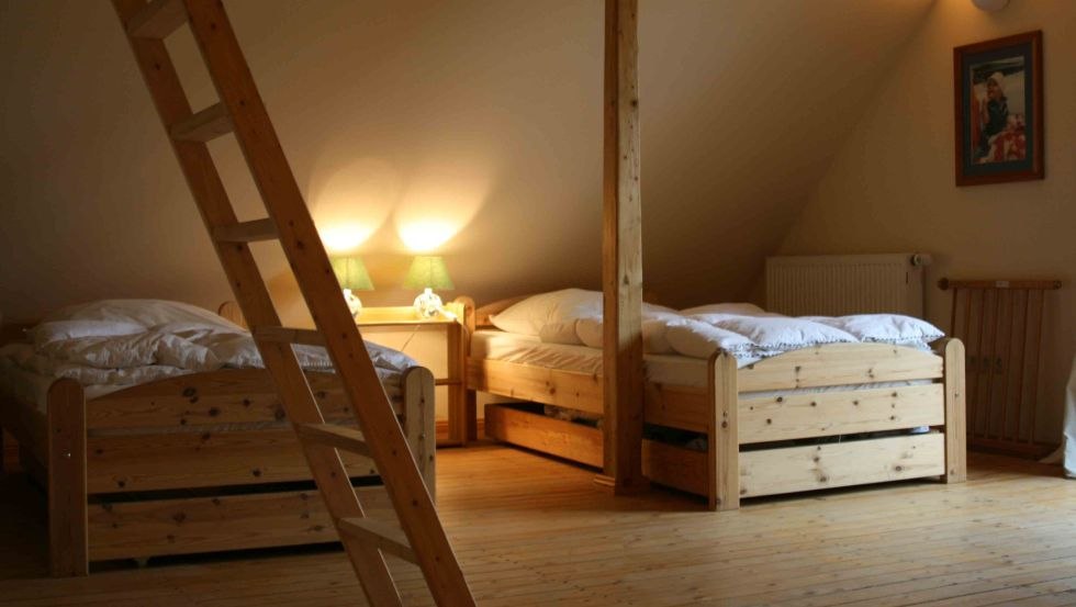 Eerste slaapkamer op de bovenverdieping // © Gut Bernstorff Eerste slaapkamer op de bovenverdieping // © Gut Bernstorff