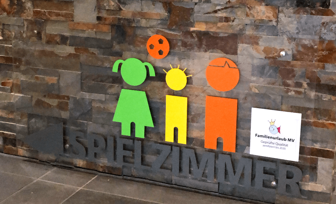 Waar Fish Gustav zwemt, zijn de gastheren bijzonder goed voorbereid op gezinnen. // © VMO Waar Fish Gustav zwemt, zijn de gastheren bijzonder goed voorbereid op gezinnen. // © VMO