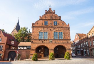 Das Rathaus wurde im 14. Jahrhundert erbaut. // &copy; Frank Burger