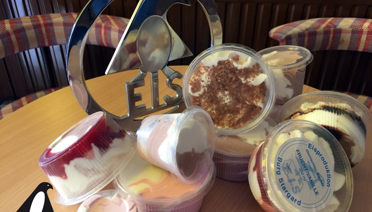 Pingu&iuml;n ijssalon in Burg Stargard, &copy; Eisdiele Burg Stargard