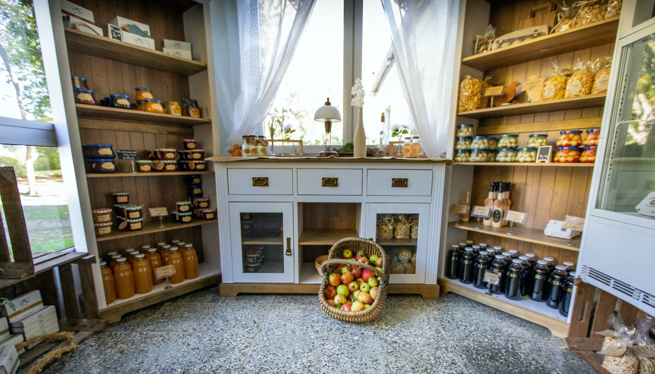 Farm store with regional products, © Florian Foest