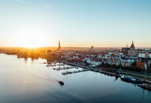 De Hanzestad en universiteitsstad Rostock is een opwindende bestemming voor herfstvakantiegangers die van culinaire hoogstandjes houden // © MV-T/Gänsicke De Hanzestad en universiteitsstad Rostock is een opwindende bestemming voor herfstvakantiegangers die van culinaire hoogstandjes houden