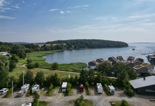 im-jaich motorhome site - with the camper right by the water // &copy; Florian Melzer/im-jaich
