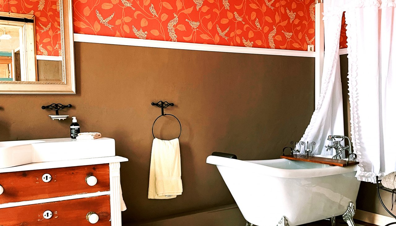 Comfortable and individual are also the bathrooms of the manor house Boldekow, © Gutshaus Boldekow / Anja Thonig