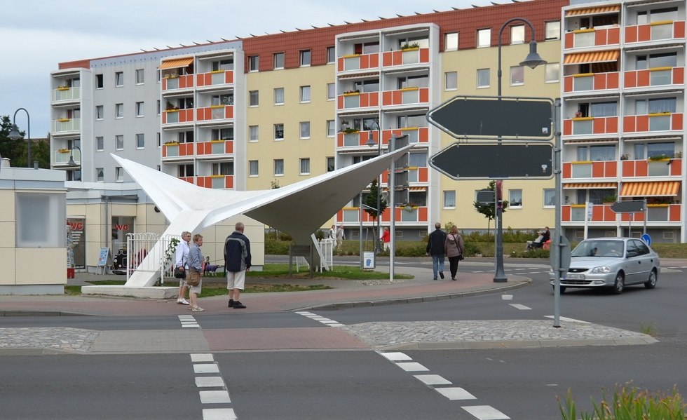 Busstation Binz - Hypershell van M&uuml;ther - M&uuml;ther // &copy; Tourismuszentrale R&uuml;gen