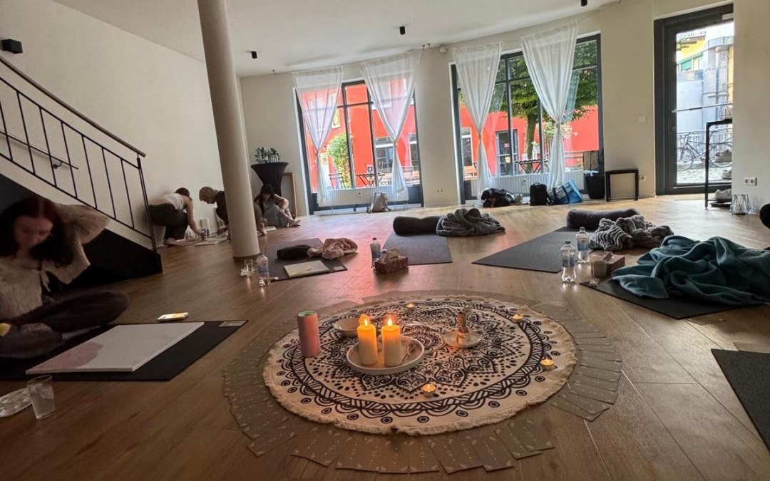 Cacaoceremonie bij MOVA PLACE Stralsund, © MOVA PLACE - Yoga & Co. Studio