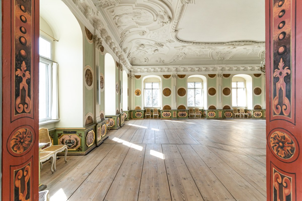 Salę Rycerską w posiadłości Hohen Luckow można wynająć. // © DOMUSImages Salę Rycerską w posiadłości Hohen Luckow można wynająć. // © DOMUSImages