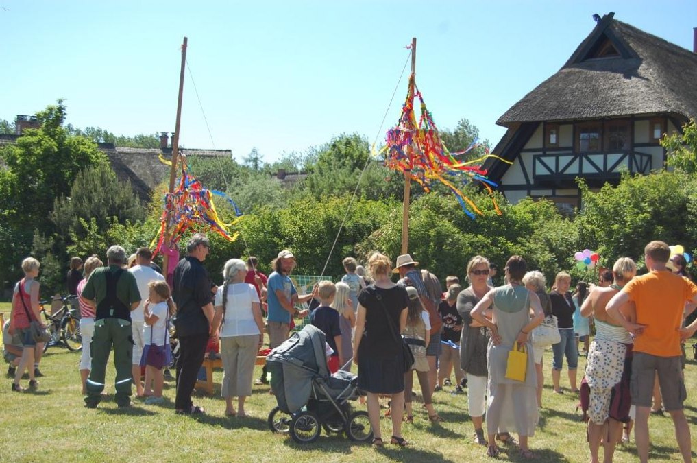 Children's party - Climbing poles, &copy; Kurverwaltung Ahrenshoop &middot; Foto Roland V&ouml;lcker