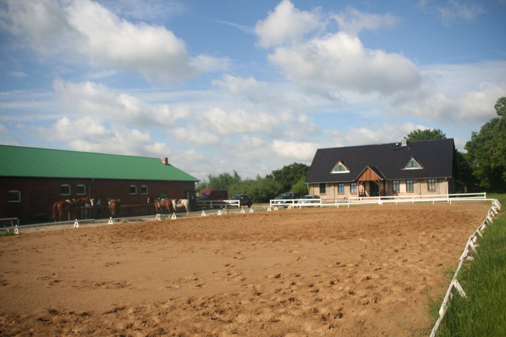 stable-and-home, © Foto: Markgraf