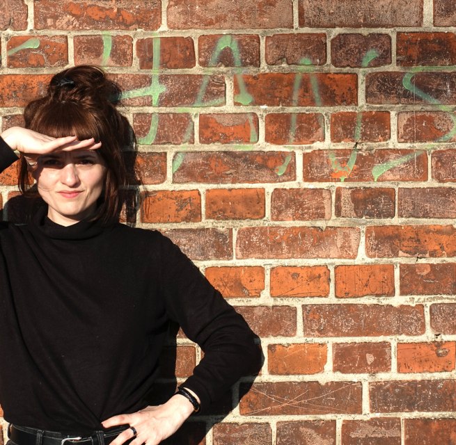 Literature on the summer terrace "Annegret wants to go to Chicago" | Author Juli Katz // &copy; Morten H&uuml;bbe