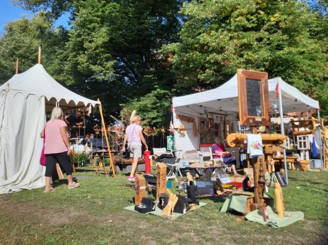 On August 30 and 31, 2025, the "Kunst & Werk" monastery market will take place in Zarrentin am Schaalsee with over 90 exhibitors., © Niehus / Stadt Zarrentin