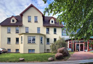 The youth guesthouse K&uuml;hlungsborn is located near the beach // &copy; Ohne Barrieren WuS gGmbH