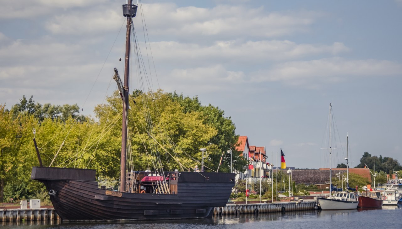 The "Ucra" in the harbor of the seaside resort of Ueckermünde, © tvv/Philipp Schulz