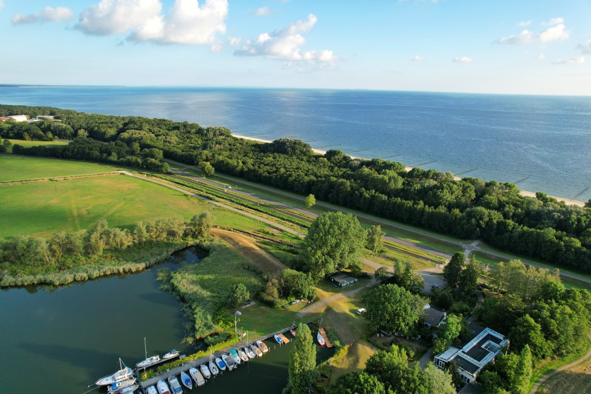 Wykład: "Uznam w skrócie", © 09.08.2022 Achterwasser_2.jpeg Wykład: "Uznam w skrócie", © 09.08.2022 Achterwasser_2.jpeg