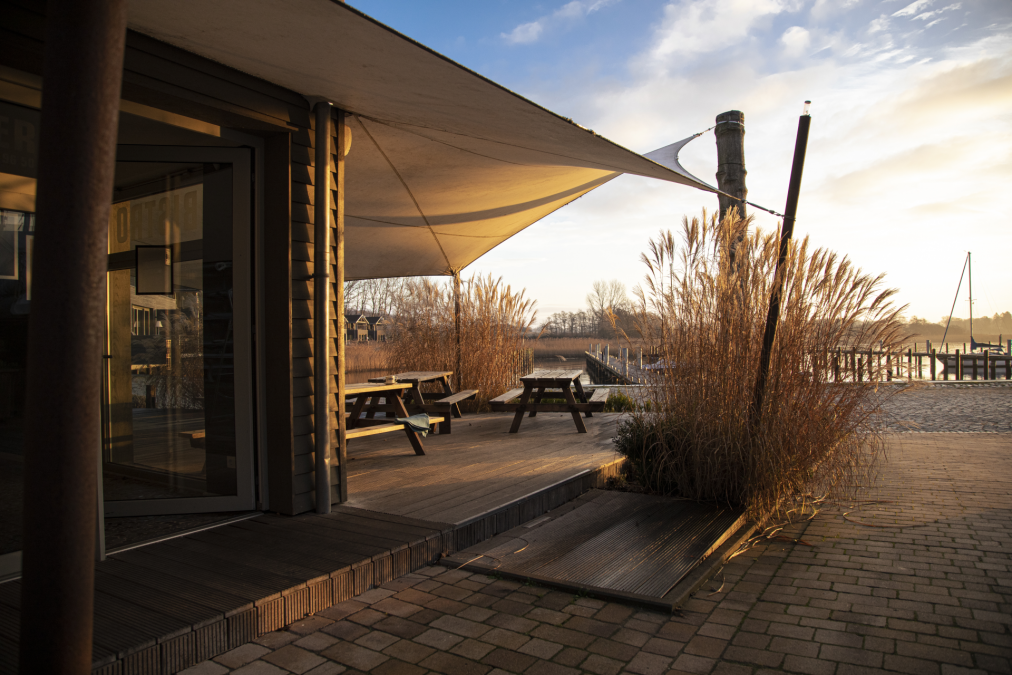 Letnie bistro w Gustow Nature Oasis, &copy; Florian Melzer/im-jaich