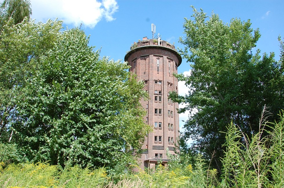 The water tower at the station site is also a listed building. // &copy; Gabriele Skorupski