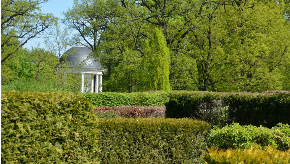 De haagtuin ligt verborgen naast de jeugdtempel, © Tourismusverband Mecklenburg-Schwerin