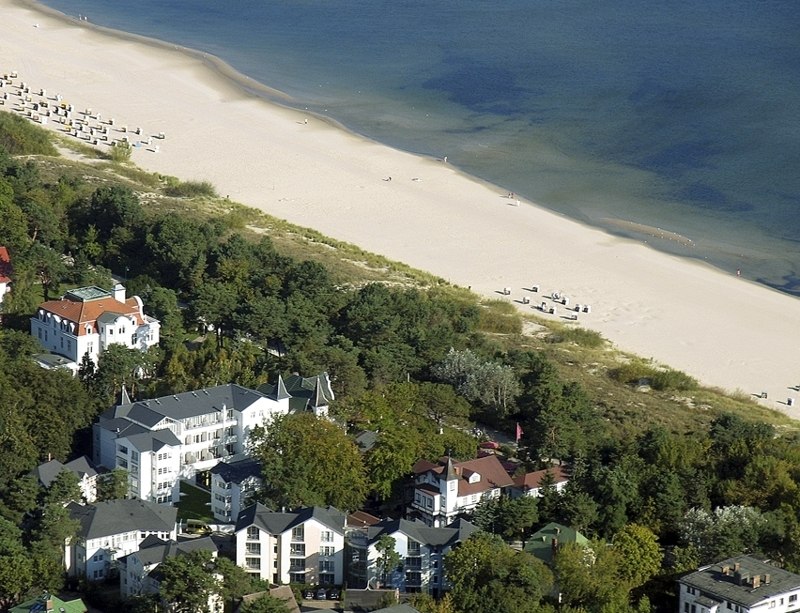 Luchtfoto van het Aurelia Hotel St. Hubertus, &copy; Aurelia