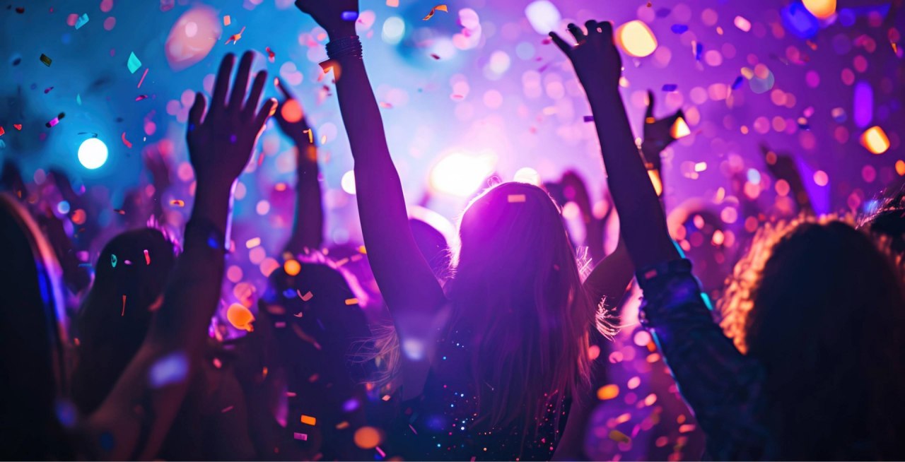 the-grand-ahrenshoop-women's-day-party, © shutterstock the-grand-ahrenshoop-women's-day-party, © shutterstock