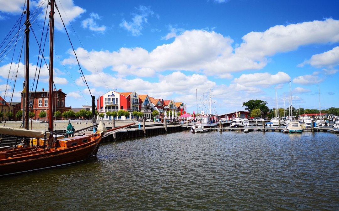 Zicht op de haven van Barth vanaf de waterkant, © Stadt Barth, Paszehr