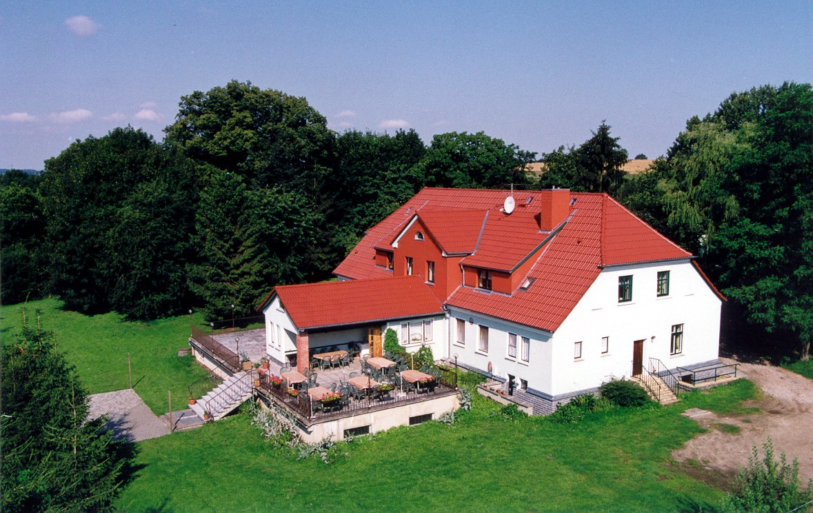 Landhuis Friedrichshof - binnenplaatskant // © Herrenhaus Friedrichshof Landhuis Friedrichshof - binnenplaatskant // © Herrenhaus Friedrichshof