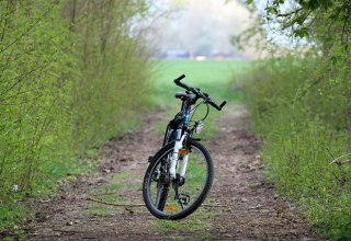 &copy; bike-4127944_640.jpg