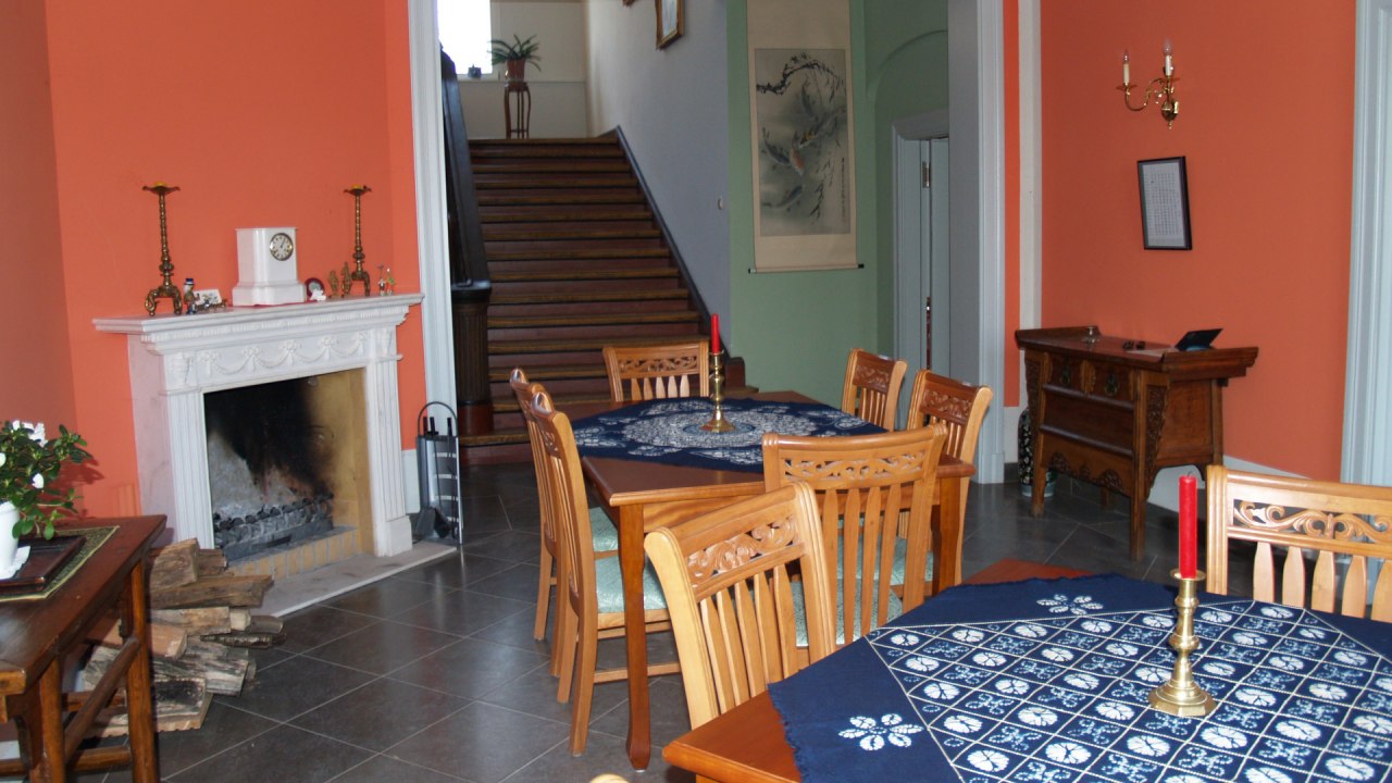 Begin of eindig de dag in de gezellige open haardkamer, © Landhaus Schloss Kölzow/Detlef von der Lühe Begin of eindig de dag in de gezellige open haardkamer, © Landhaus Schloss Kölzow/Detlef von der Lühe