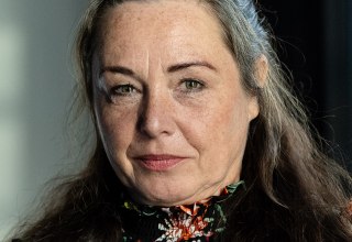 Portrait der Schauspielerin Gabriele V&ouml;lsch // &copy; Peter van Heesen