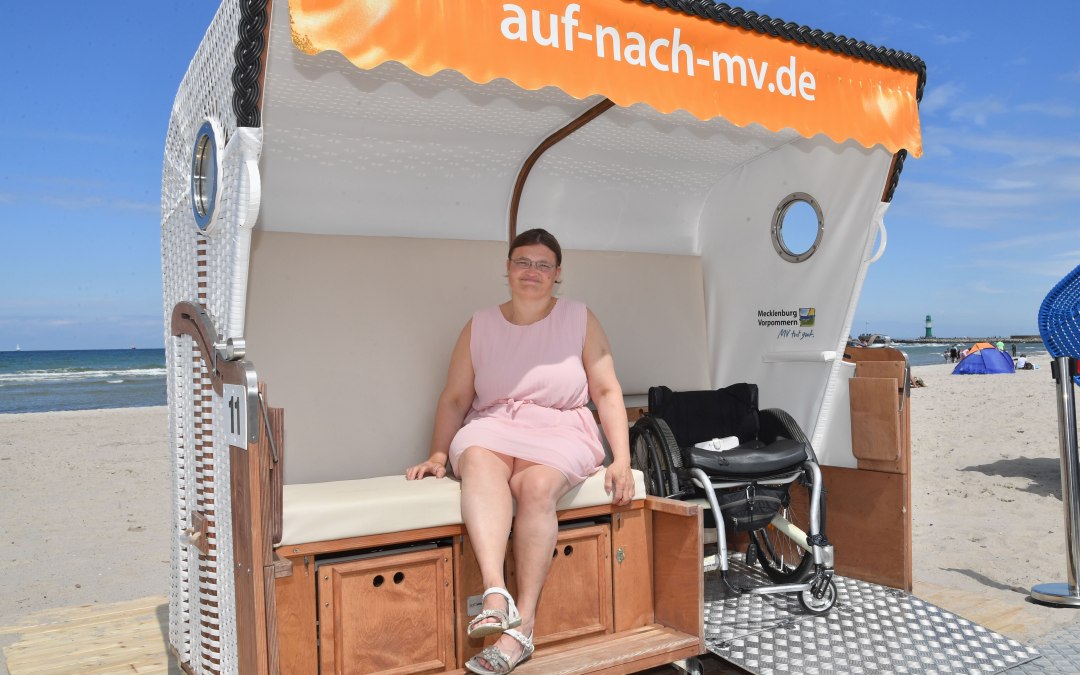Accessible beach chair at beach access no. 4, © TZRW