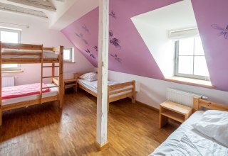 W budynku klubowym znajdują się 34 łóżka rozmieszczone w 5 pokojach // © Henning Angerer W budynku klubowym znajdują się 34 łóżka rozmieszczone w 5 pokojach // © Henning Angerer