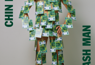 Tauchen Sie ein in eine Show, die Kabarett- und Comedy-Liebhaber gleichermaßen begeistert! // © Michael Holz Tauchen Sie ein in eine Show, die Kabarett- und Comedy-Liebhaber gleichermaßen begeistert! // © Michael Holz