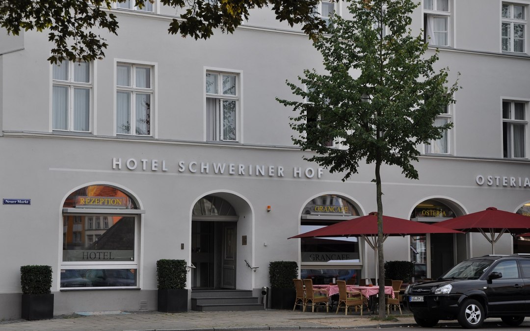 Hotel Schweriner Hof ligt direct aan de Neuer Markt, © TMV