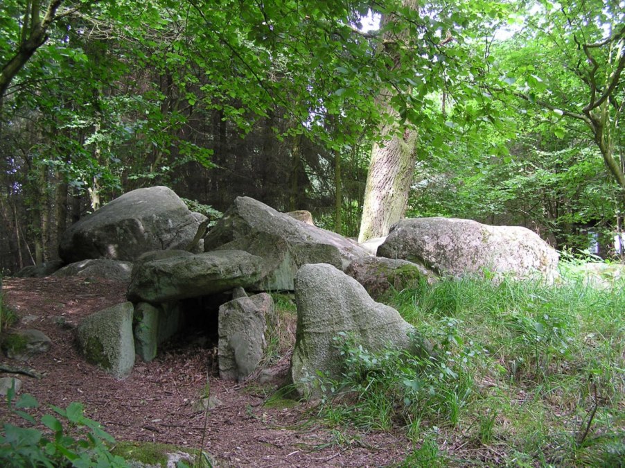 Lieper Castle megalithic tomb, © Oliver Hellweg