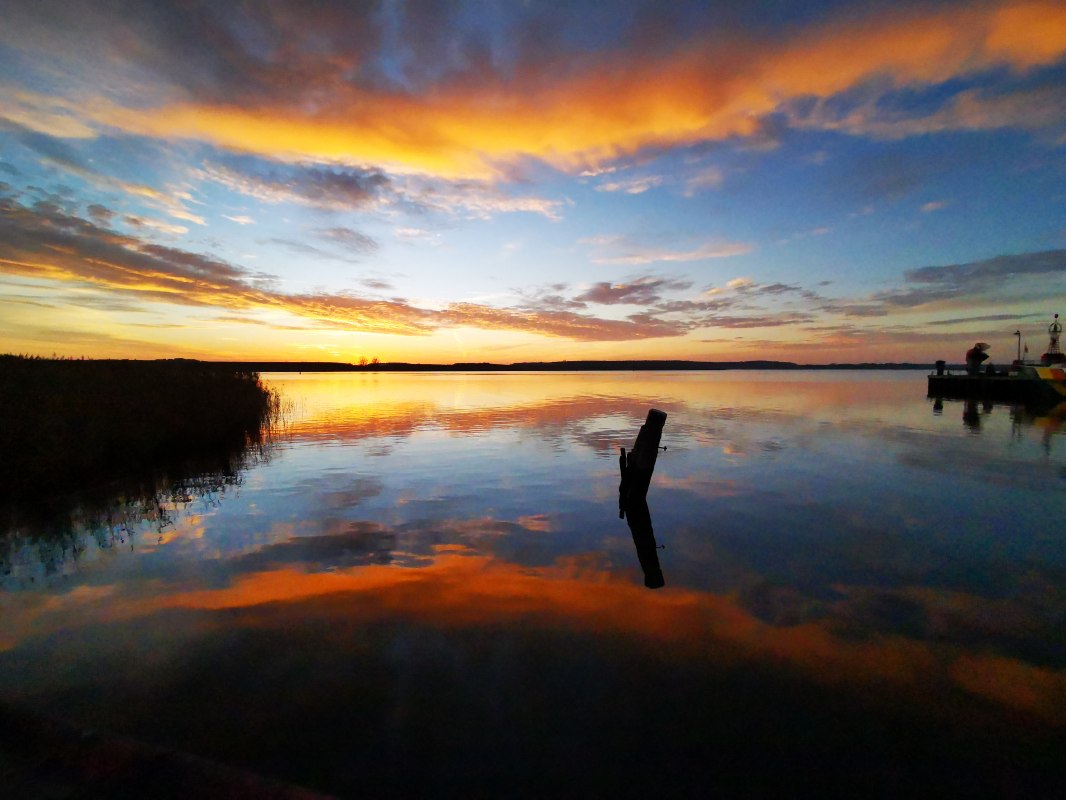 &copy; Sonnenuntergang Hafen.jpg