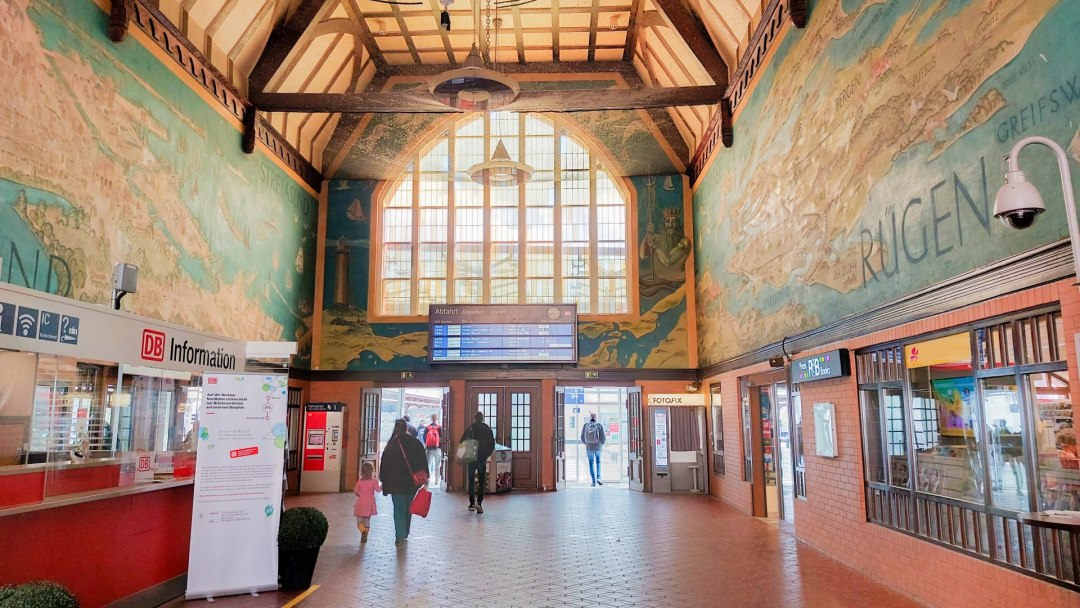 Dworzec Centralny, &copy; TZ HST